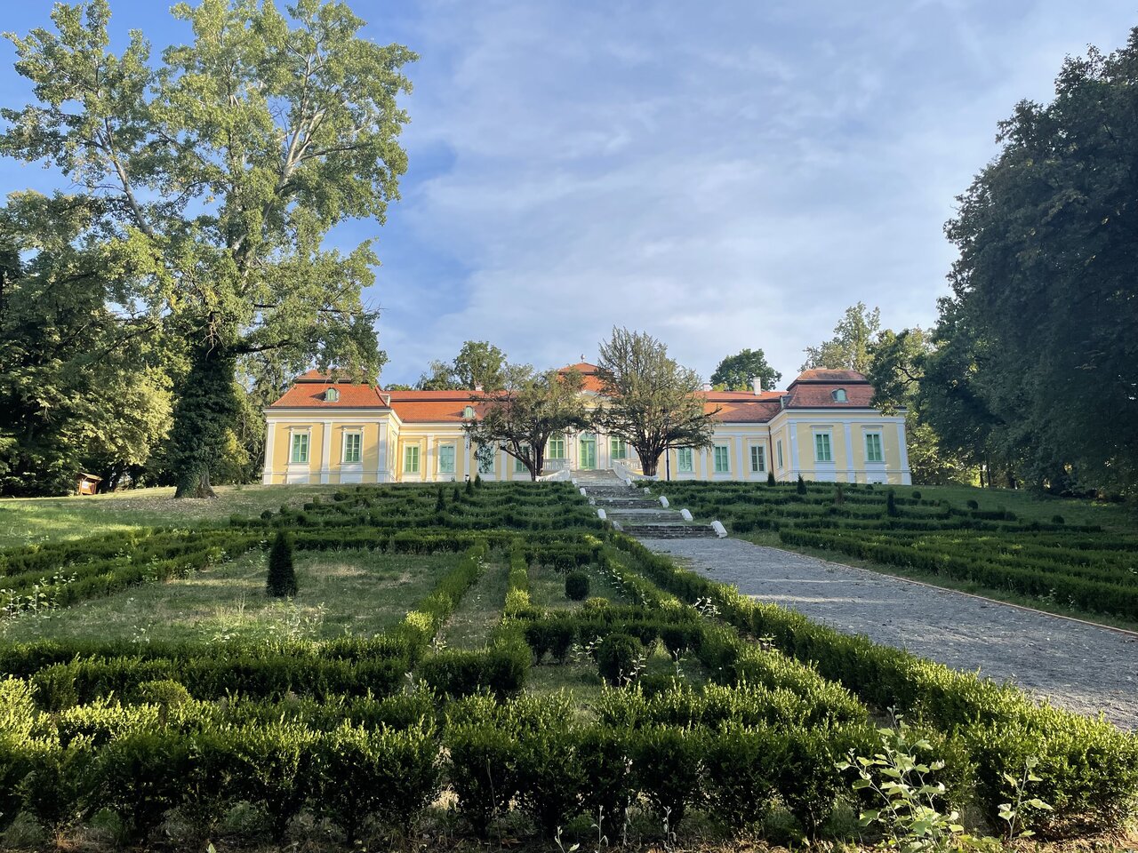 Small Pejačević Manor with geometric gardens